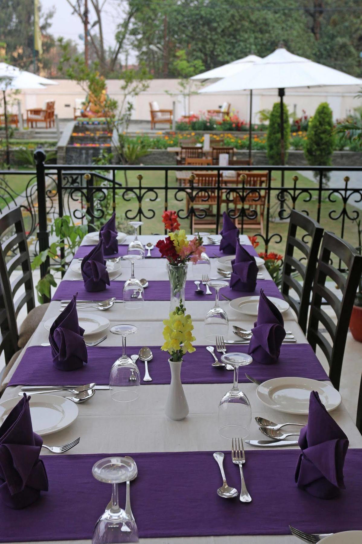 Hotel Harmika Kathmandu Buitenkant foto
