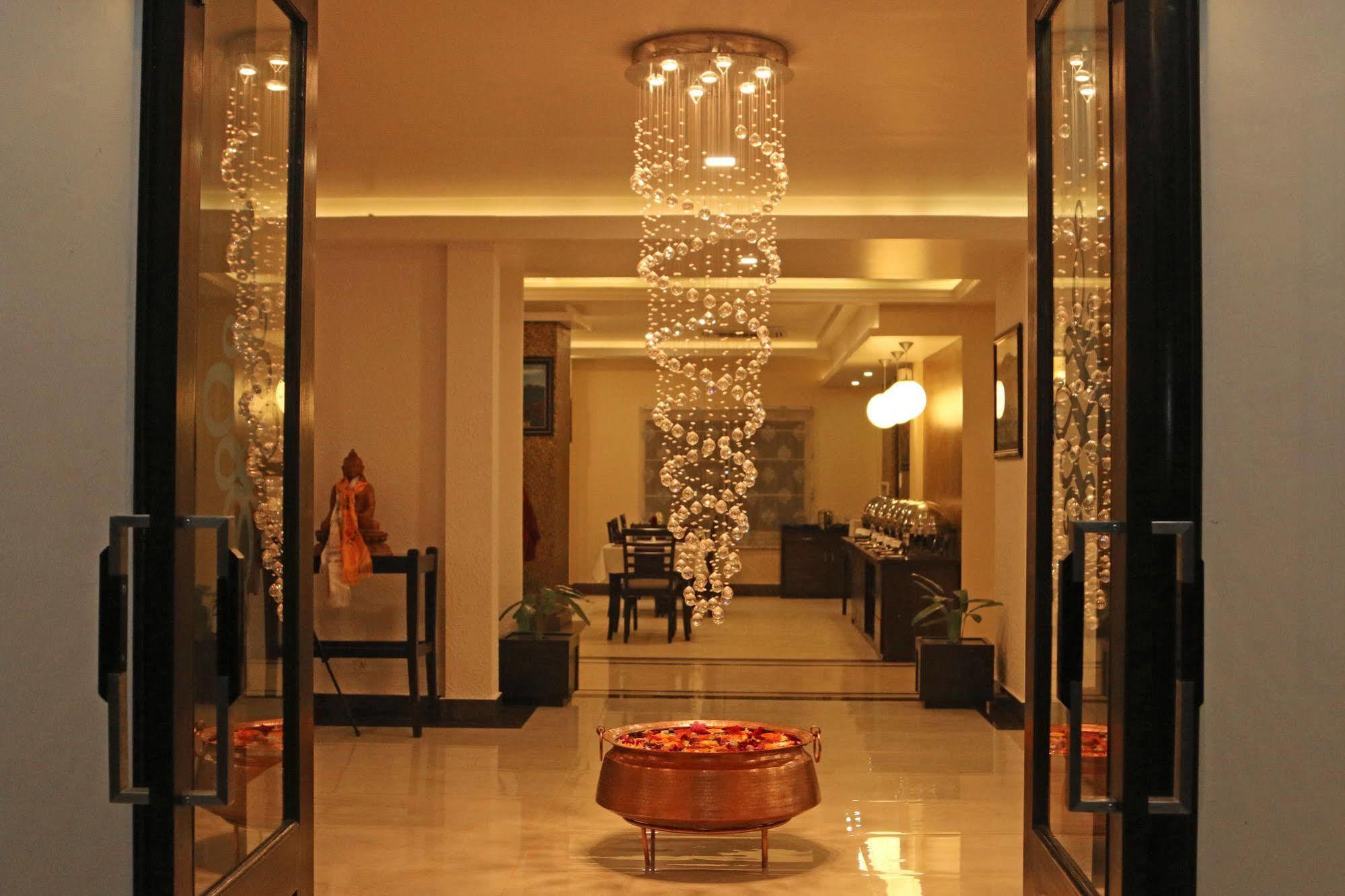 Hotel Harmika Kathmandu Buitenkant foto